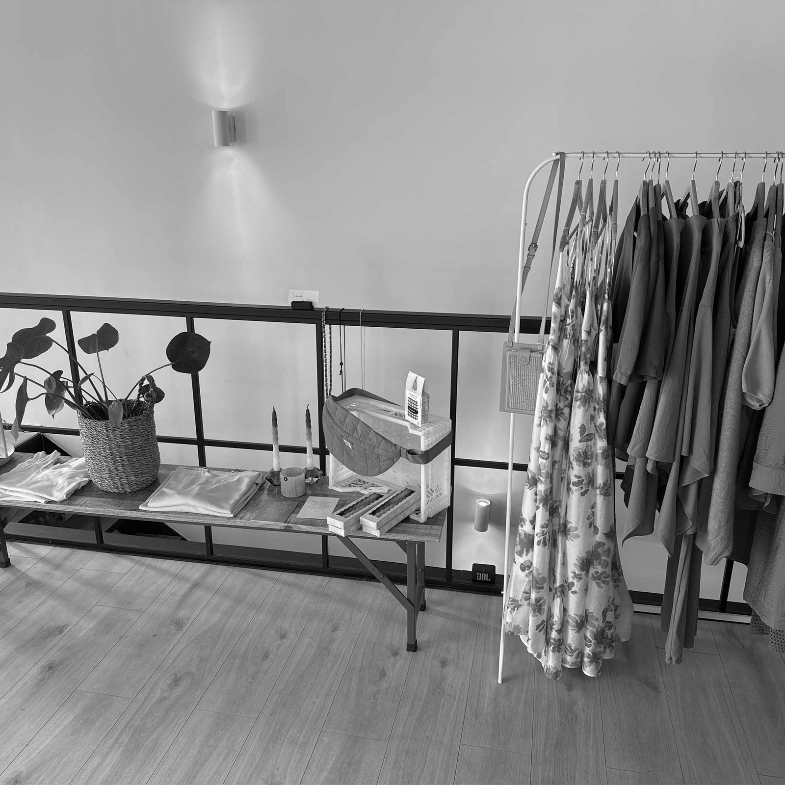 01_concept-store-page_mawehome_concept_store_home_staging_redesign_mawe_home_stuttgart_rutesheim_germany_scandinavian_modern_design_swedish_sleek_clean_futuristic_high_value_rustic_industrial